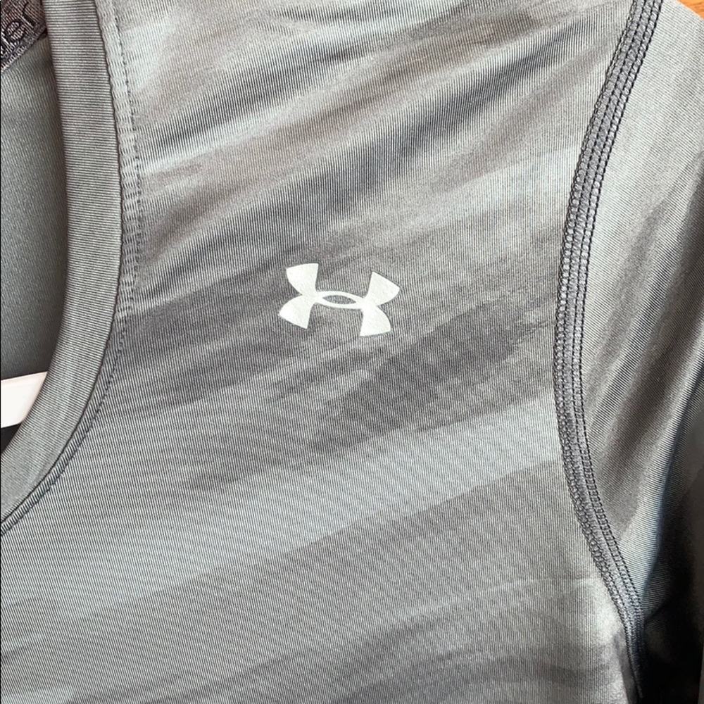 Women’s Under Armour M long sleeve shirt medium - Picture 3 of 5